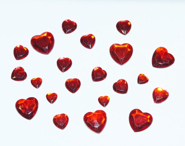 Schmucksteine Herzen 6-20 mm, rot, 2000 St.